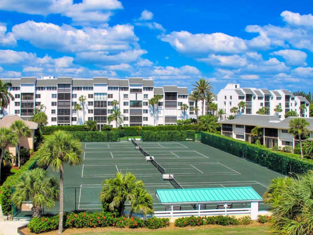 Beach Getaway - Ocean Beach, Tennis, Golf, Pool With Tiki Bar Форт Пирс Экстерьер фото